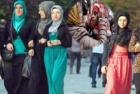 এবার নিউজিল্যান্ডে সব ধর্মের নারীদের হিজাব পরার ঘোষণা!