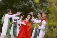 হোলি উৎসবের রঙে রানওয়ে ম্যানিয়াক