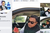 হঠাৎ থামল গাড়িবহর, তরমুজ বিক্রেতাকে ডাকলেন অর্থমন্ত্রী