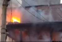 নারায়ণগঞ্জে ভয়াবহ বয়লার বিস্ফোরণে উড়ে গেল আবাসিক ভবনের ৩ তলা ছাদ