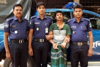 দেখা করতে এসে দেখেন প্রেমিকা পুলিশ