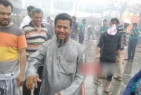 অগ্নিকাণ্ডে চারটি দোকান হারিয়ে বিলাপ করে কাঁদছেন নিঃস্ব ব্যবসায়ী বিল্লাল