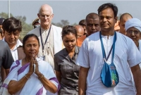 বিজেপির হিন্দুত্ব ঠেকাতে ভোটে মমতা ব্যানার্জীর নতুন অস্ত্র ইসকন!