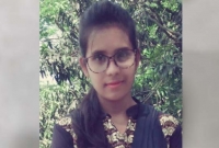 বাবা নিখোঁজ, সংসারের হাল ধরলেন কলেজছাত্রী