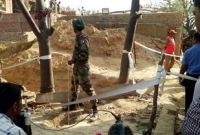 নলকূপে ২৮ ঘণ্টা ধরে আটকা ৮ বছরের শিশু সীমা