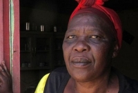 মেয়ের ধর্ষণকারীকে কুপিয়ে হত্যা করলেন এক মা