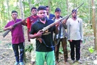 রোহিঙ্গা ক্যাম্পে সশস্ত্র গ্রুপ, মিয়ানমার সরকারও গোপনে ইন্ধন দিচ্ছে