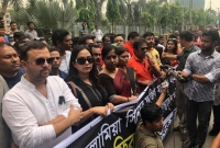 নুসরাত রাফির জন্য রাস্তায় নামলেন চলচ্চিত্র তারকারা