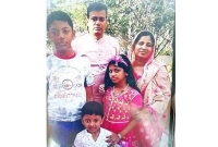 হঠাৎ বিকট শব্দ, কিছু বুঝে উঠার আগেই মেয়ে মানুষের আর্তনাদ