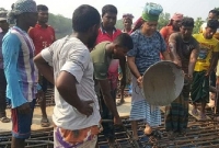 শ্রমিক সেজে সেতুর ঢালাইয়ে, আলোচনায় এমপি জগলুল!