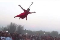 ঠাকুরগাঁওয়ে শূন্যের ওপর ঘুরলেন বিস্ময়কর নারী!