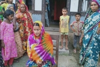  মিরাজকে বিয়ের দাবিতে এক কলেজছাত্রীর অবস্থান ধর্মঘট