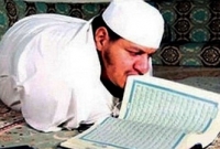  মুখ দিয়ে পাতা উল্টিয়ে ৪ বছরে কোরআনে হাফেজ হলেন পঙ্গু তারিক