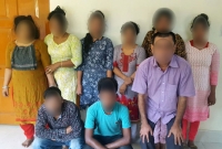 অসামাজিক কাজে লিপ্ত থাকায় ৬ তরুণীসহ আটক ৯