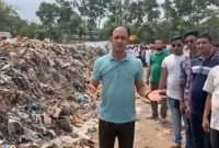 এবার ময়লার ভাগাড়ে নামলেন ব্যারিস্টার সুমন