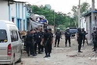 জঙ্গি আস্তানা ঘিরে রেখেছে র‌্যাব, ভেতর থেকে গুলি ও বিস্ফোরণের শব্দ