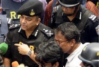 ‘আস্তানার ভেতরে ছিন্ন-ছিন্ন দেহ পড়ে আছে’