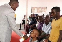 গীর্জার যাজকের দেয়া পবিত্র পানি পানে ২৭ জনের মৃত্যু