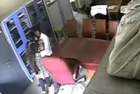 ক্লাসরুমে শিক্ষক-শিক্ষিকাকে আপত্তিকর অবস্থায় ধরে গণপিটুনি গ্রামবাসীর