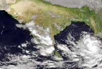 ঘূর্ণিঝড়ের সময় যা করতে বলেছেন রাসূল সা.