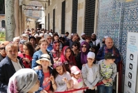 মহানবীর দাঁত-চুল-দাড়ি দেখতে তুরস্কের জাদুঘরে পর্যটকদের ভিড়