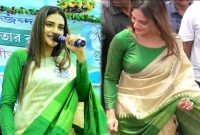 ছবি তোলার জন্য হুড়োহুড়ি, মঞ্চ ভেঙ্গে পড়ে গেলেন নুসরাত জাহান!