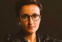 রোজায় প্রকাশ্যে খাবার খাওয়ার পক্ষে বলে তোপের মুখে নারী সাংবাদিক