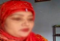 ভাতিজার হাত ধরে ৫০ বছর বয়সী চাচি উধাও