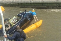 আকাশ থেকে হেলিকপ্টার পড়ল নদীতে!