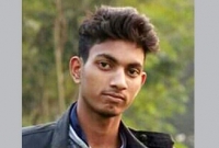  প্রবাসীর স্ত্রীকে ধর্ষণ করে স্বামীর কাছে নগ্ন ছবি পাঠায় রাকিব