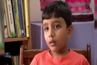 স্মার্ট ফোনের দৌলতে গড়গড়িয়ে ১০৬ ভাষা পড়া, লেখা! বিস্ময় বালকের কীর্তিতে অবাক নেটদুনিয়া
