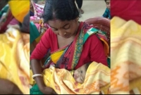 হাসপাতালে মোবাইলে ব্যস্ত নার্স! অক্সিজেনের অভাবে মারা গেল শিশু