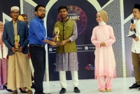ইসলামী সঙ্গীত প্রতিযোগিতায় প্রথম হলেন বাংলাদেশের আরিফিন