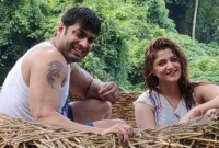  অবশেষে শ্রাবন্তীকে বিয়ে করার আসল কারন জানালেন রোশন