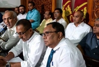 একইসঙ্গে শ্রীলঙ্কার সব মুসলিম মন্ত্রীর ইস্তফা