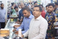 বদলির আদেশ বাতিলের পর ভোক্তা অধিকারেই থাকছেন শাহরিয়ার