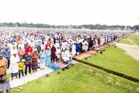 দক্ষিণ এশিয়ায় সবচেয়ে বড় ঈদগাহ ময়দান দিনাজপুরে একসঙ্গে নামজ পড়লেন ৬ লাখ মানুষ