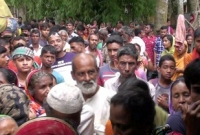 তাসকিনকে আটক করে পুলিশে সোপর্দ  তাসকিনকে আটক করে পুলিশে সোপর্দ
