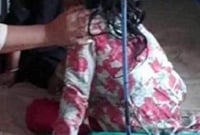 ঘরে কেউ না থাকার সুযোগে ভাবির সঙ্গে দেবরের এমন ঘটনা! চিৎকারে এগিয়ে এলো অন্যান্য লোকজন