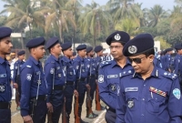 ১০০ টাকায় পুলিশের চাকুরি