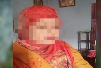 ভাতিজার প্রেমে পড়ে ৫০ বছর বয়সী তিন সন্তানের জননী চাচি উধাও