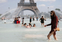 শীতপ্রধান ইউরোপে তাপমাত্রা ৪০ ডিগ্রি ছাড়িয়ে যাওয়ায় ‘অরেঞ্জ অ্যালার্ট’ জারি