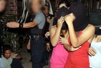 হাতেনাতে ধরা খেলেন ৭ অভিনেত্রী