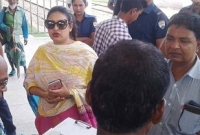 প্রকাশ্যে ধূমপান করায় ৮ জনকে জরিমানা করলেন ম্যাজিস্ট্রেট প্রকাশ্যে ধূমপান করায় ৮ জনকে জরিমানা করলেন ম্যাজিস্ট্রেট