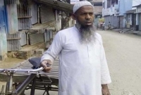 ২০ বছর ভ্যান চালিয়ে জমাকৃত টাকায় পবিত্র হজ্ব পালন