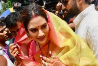 ফতোয়ার তোয়াক্কা না করে ইসকনের রথযাত্রায় নুসরাত জাহান!