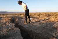 ২০ বছরের মধ্যে সবচেয়ে শক্তিশালী ভূমিকম্পে কেঁপে উঠলো যুক্তরাষ্ট্রের ক্যালিফোর্নিয়া