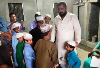 একবেলা খাবার খেয়ে থাকা সেই অসহায় এতিম শিশুদের পাশে দাঁড়ালেন আরিফিন মোল্লা