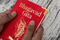 রোজ সকালে গীতা পড়ার ‘অপরাধে’ মুসলিম ব্যক্তিকে বাড়িতে ঢুকে মারধর