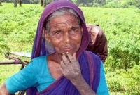 সন্তানের জন্য দীর্ঘ ৪৪ বছর ধরে রোজা রাখা সেই মা আর নেই